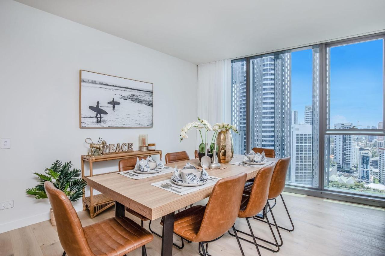 Luxurious Seaside 4br Skyhome With Panoramic Views